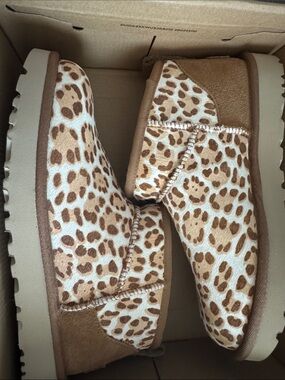 UGG W Classic Ultra Mini Plains Leopard Boot - Brown/Tan